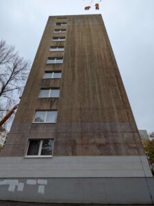 Fassadenreinigung als strategische Maßnahme zur Wertsteigerung von Immobilien für Bauträger und Investoren